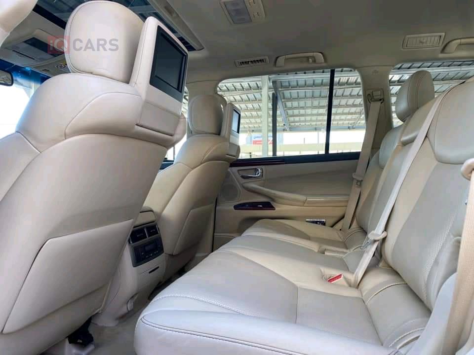 Lexus LX